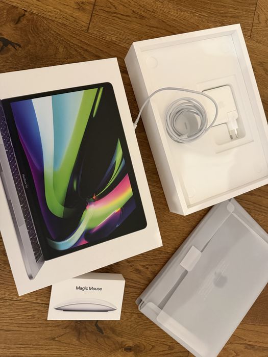 MacBook Pro 13 Inch + Magin Mouse