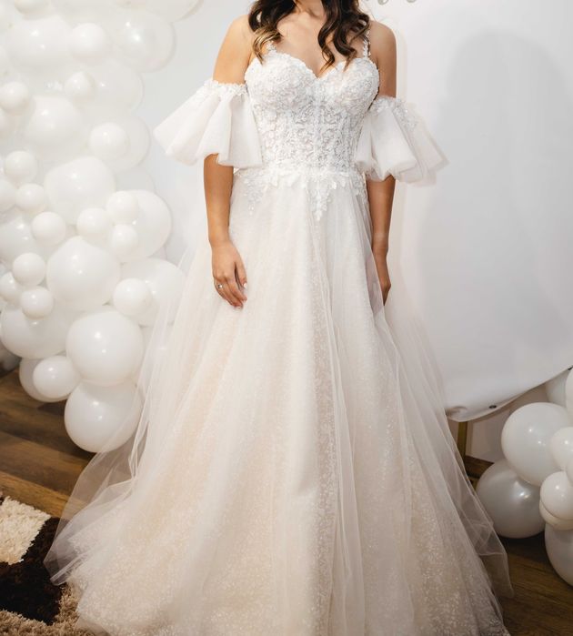 Нежна и елегантна булченска рокля