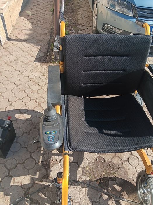 Căruț electric pentru persoane cu handicap