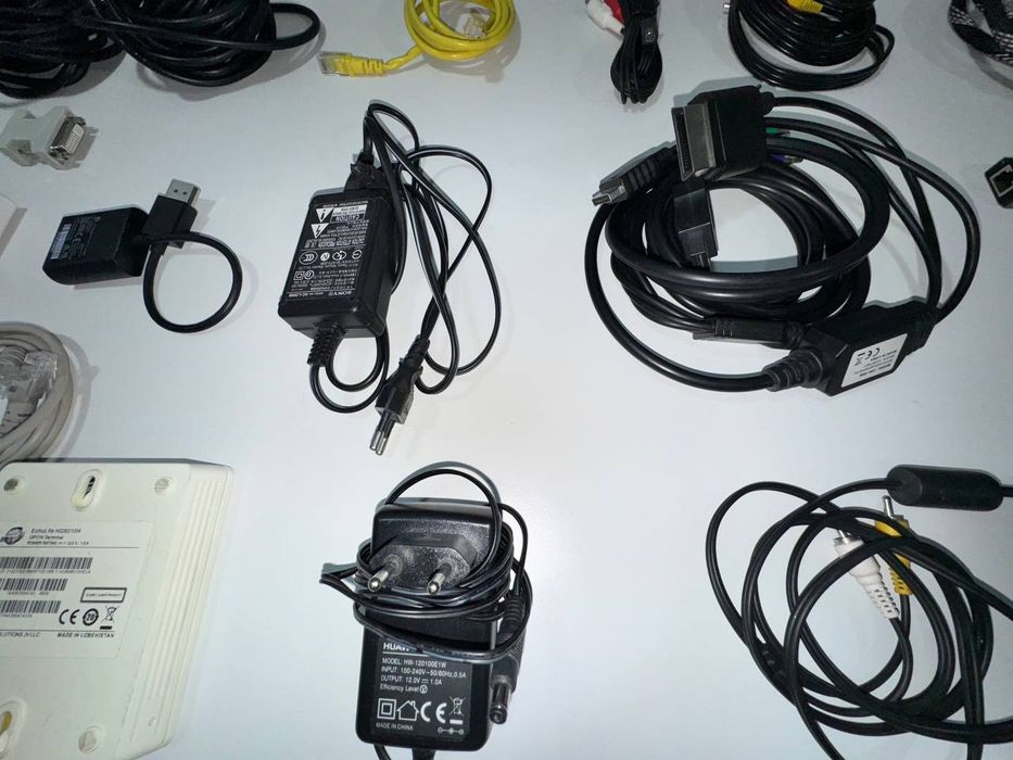 Многофун. адаптер USB C, модем Uztelecom и EVO, адаптеры, кабели  16шт