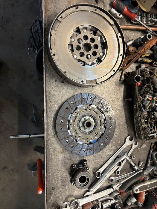 Vand Volanta masa dubla+disc+rulment pentru Opel Astra J A17DTJ din 2009.