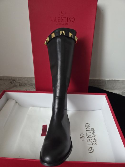 Valentino Garavani Roman Stud Round Toe Boots