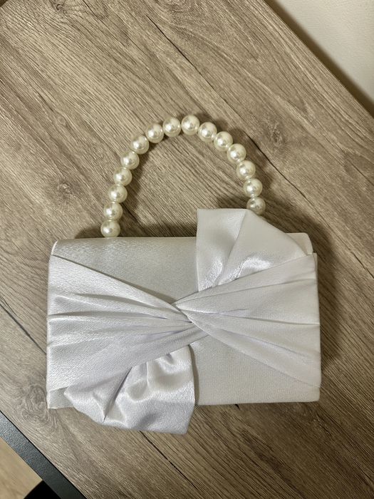 Елегантна дамска чанта – чисто нова