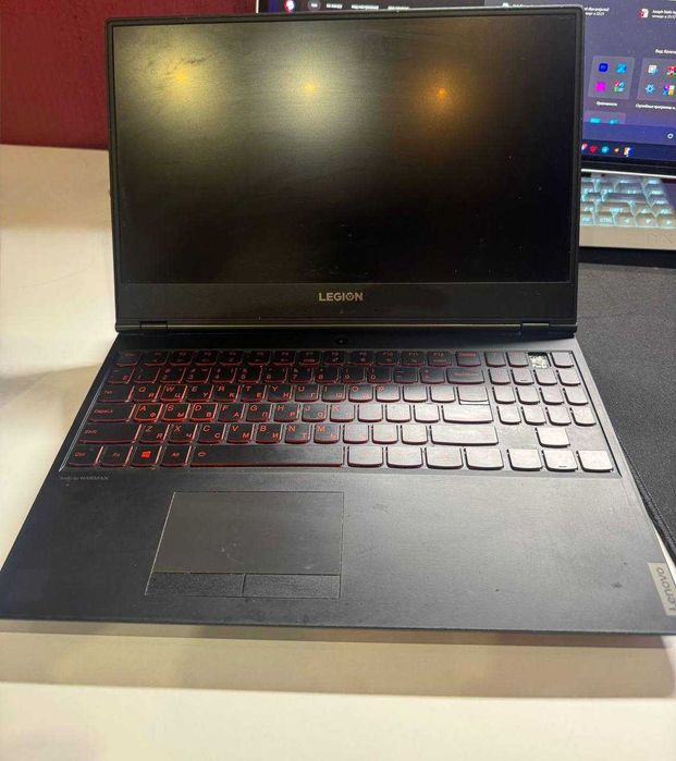 Lenovo Legion Y7000