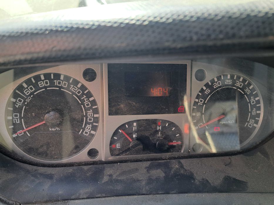 Iveco basculabil 2010, 6 tr, 3.5 to, perne aer, arc lamelar opt macara