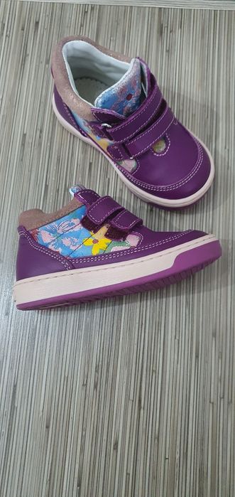 Tenesi NEXT marimea 6 și Baby Avus