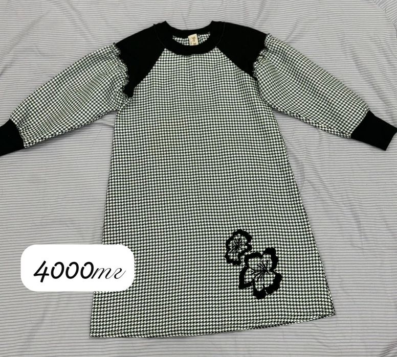 Әдемі қыз бала киімдері бар