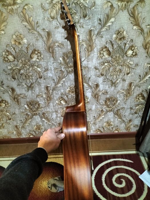 Гитара акустическая продается,сотилади!