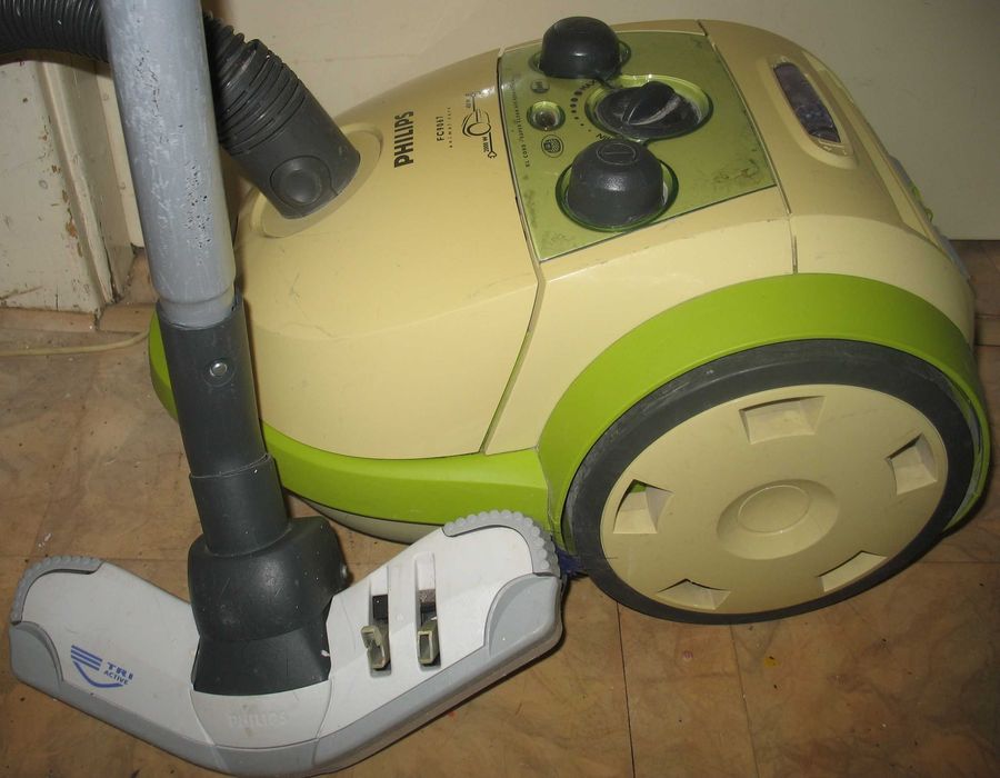 Пылесос Philips 2000w
