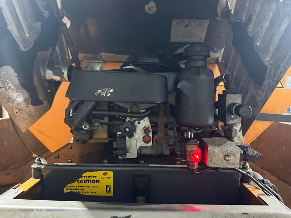 Volkswagen LT - Autospeciala de deszapezire (Lama+Sararita)