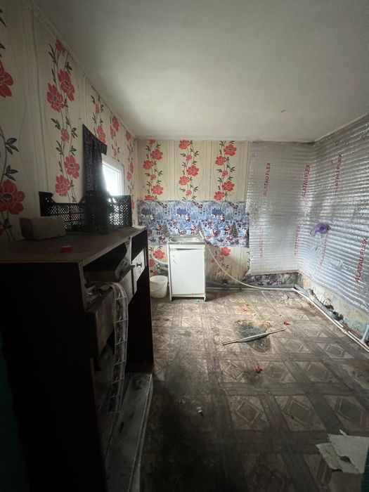 Сдам на долгиц срок Дом  8 мкр.