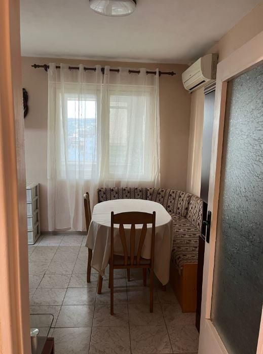 Дава се под наем Тристаен апартамент в Варна, Лятно кино Тракия - 89 кв.м за 500 € - Снимка #1