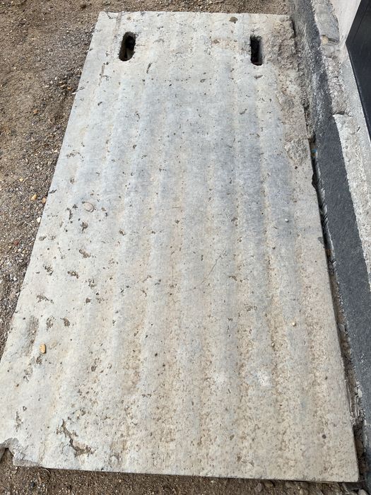 Продам плиту перекрытие (пустотел)