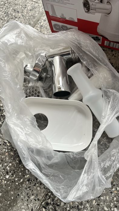 Електрическа Месомелачка за суджуци 600w нова