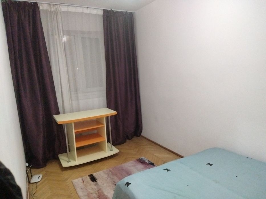 Închiriez apartament cu 3 camere