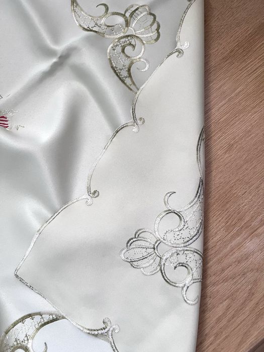 Față de masă și napron cu specific de Paște