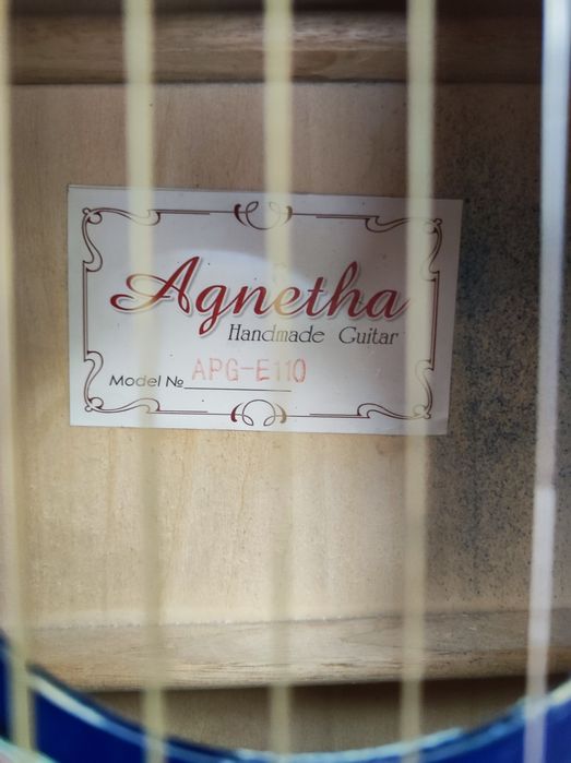 Продам Акустическую Гитару Agnetha