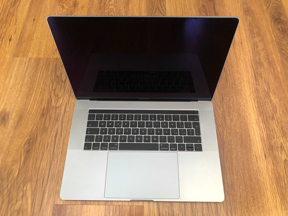15.4' Core i7 Apple MacBook Pro Late 2016 SG TouchBar 16GB RAM/512GB SSD/Radeon Pro 460 4GB/Бат 6ч