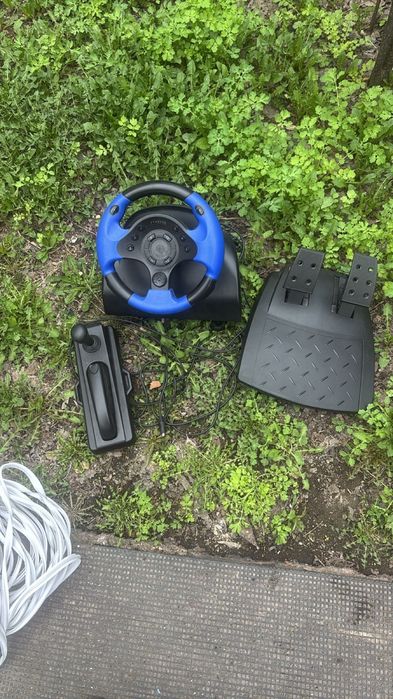 Продам приставку игровую