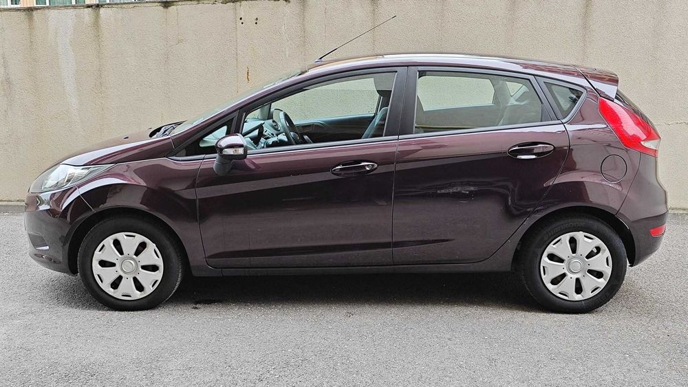 Ford Fiesta 1.4 TDCi 2009, vișiniu, 121.500 km reali, revizie nouă, ITP 2027