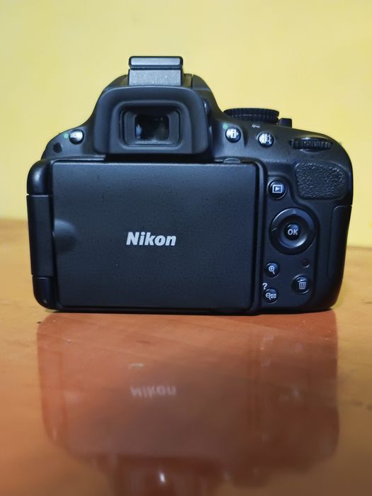 Cameră foto Nikon D5100 + 18–55 VR