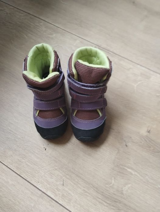 Vând ghete iarna Adidas Holtana snow 21