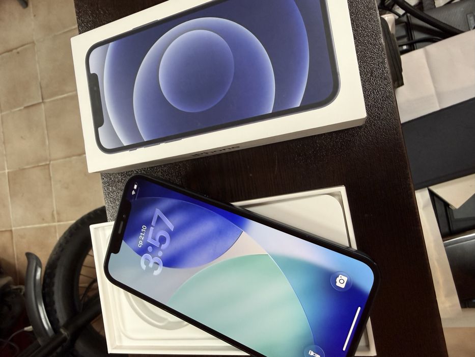 Iphone 12 64 пълен комплект