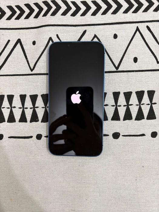 Продается Iphone 13 на 256гб.