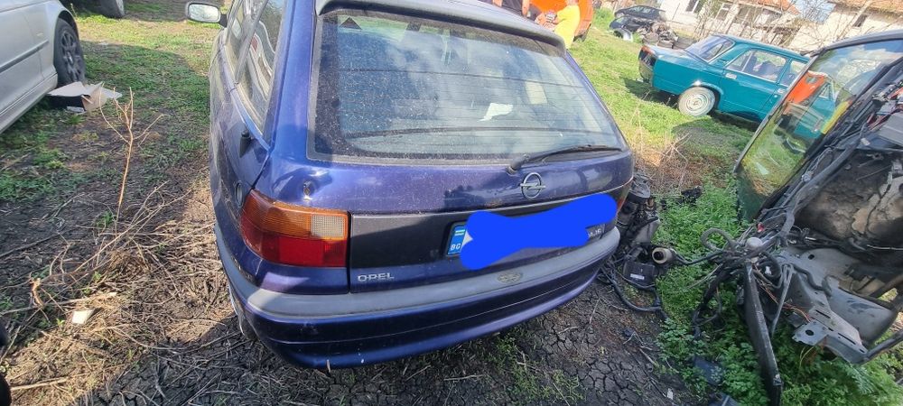 Opel astra f 1.6 I  на части