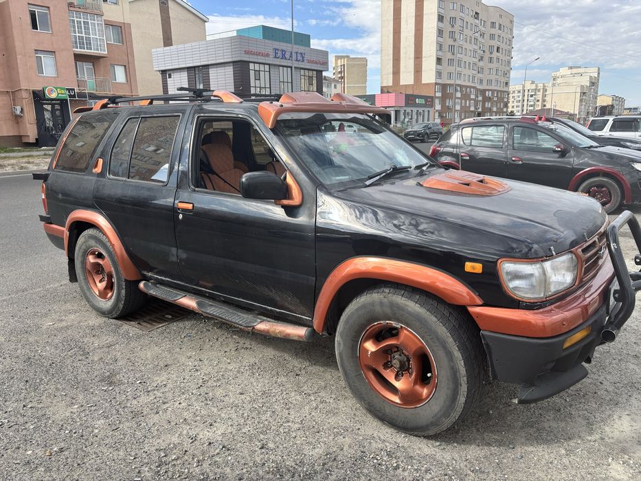 Продам нисан Тирано