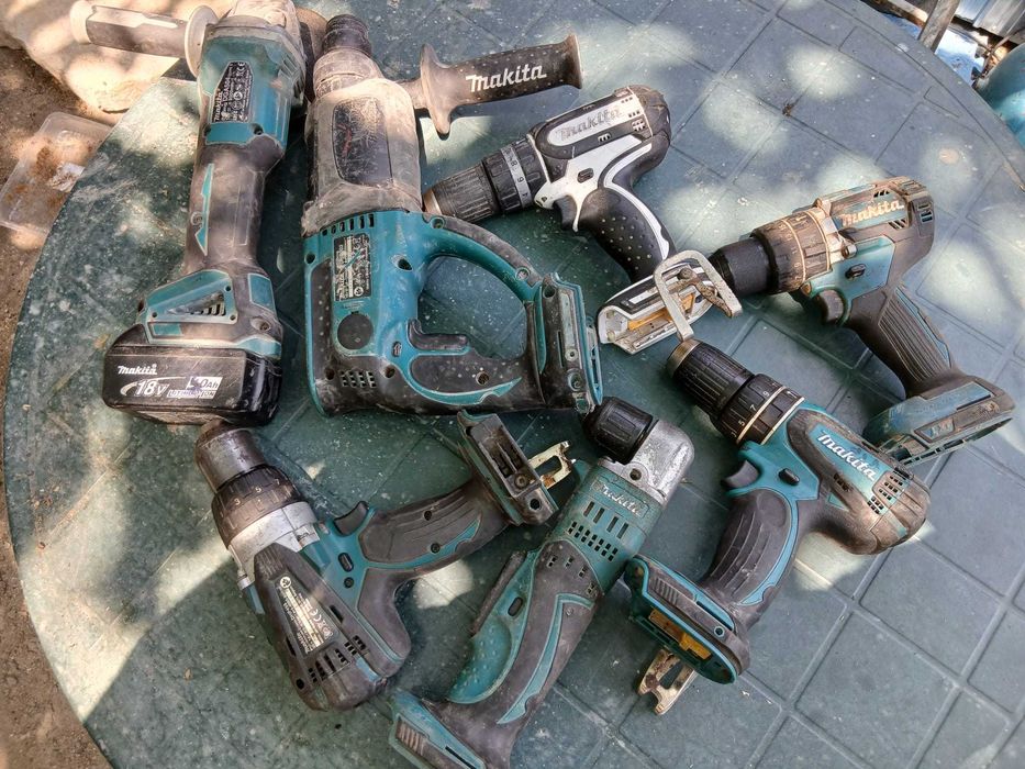 Unelte Makita second-hand, în stare bună de funcționare.