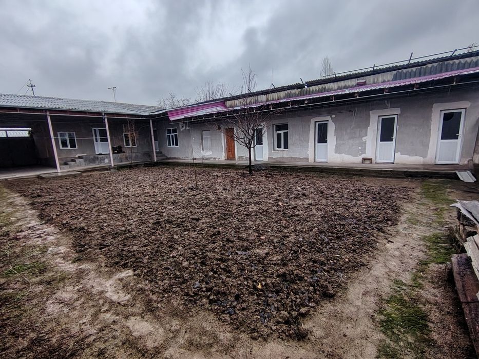 Sergeli Qumariqda 4 sotixli hovli sotiladi! 6 xona