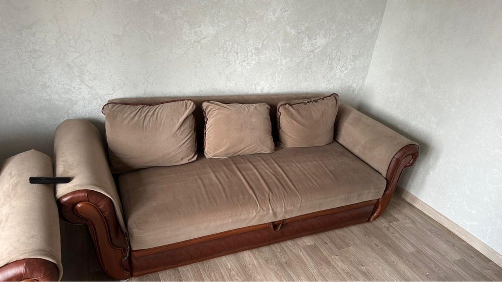 Продам диван с креслом