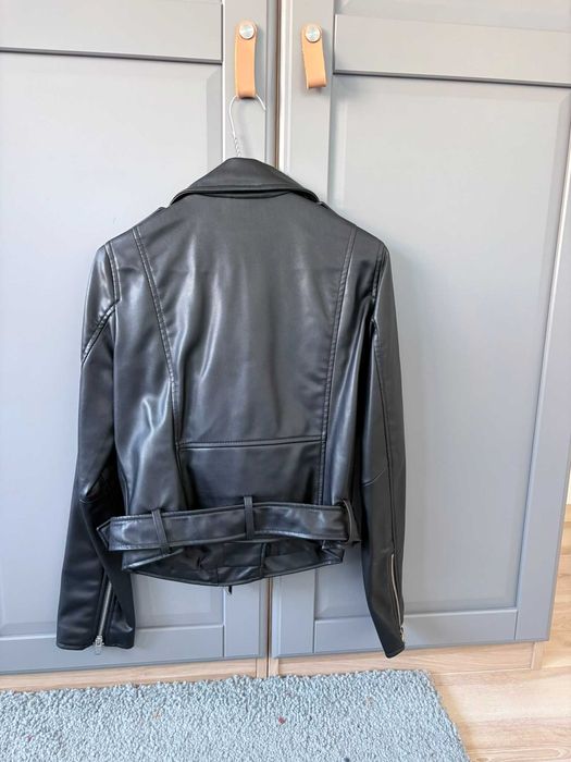 Дамско яке от изкуствена кожа Zara