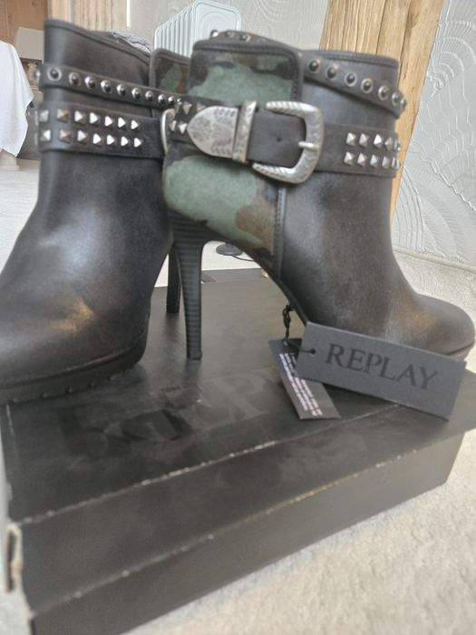 Чисто нови боти Replay