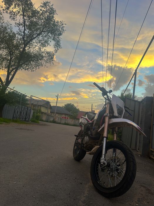 Продам эндуро 250 кубов