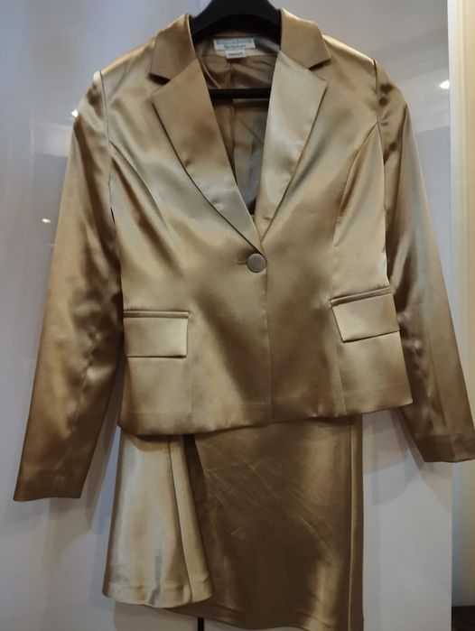 Костюмы и пиджаки