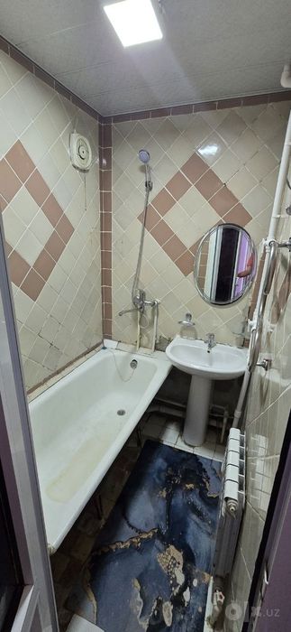 Срочно продаётся 2-комнатная квартира 1-этаже 5-эт-ного дома Согдияна