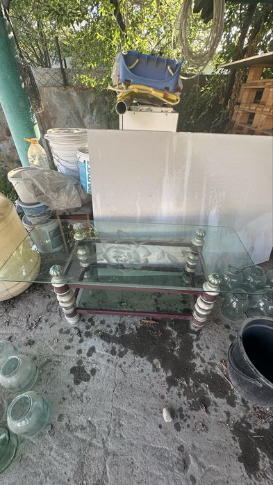 Продам стеклянный стол