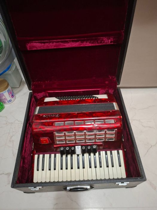 Acordeon Baille 96 basi 7 registre +2 la basi