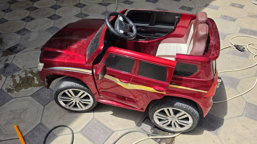 Детский электромобиль Land Cruiser 200