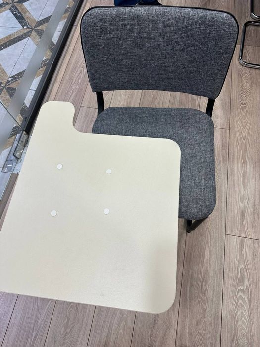 Продаю парты - пипитр