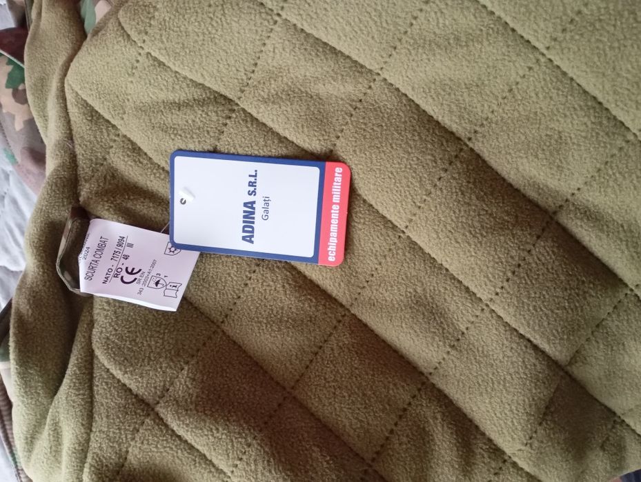 Vând bluze tactica mărimea 44/2, scurtă bocanci și căciulă.