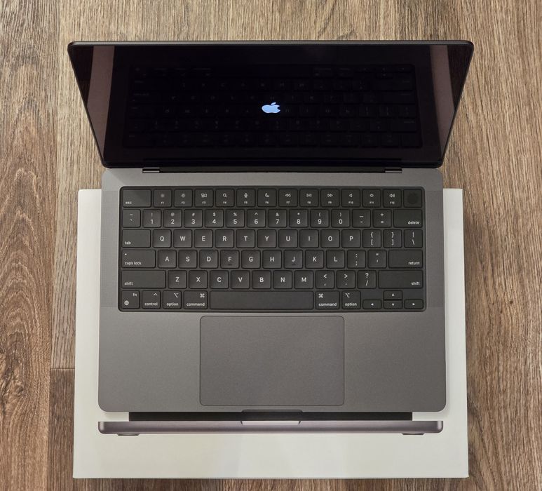 MacBook Pro 14 M3PRO 18/1TB 23 цикла