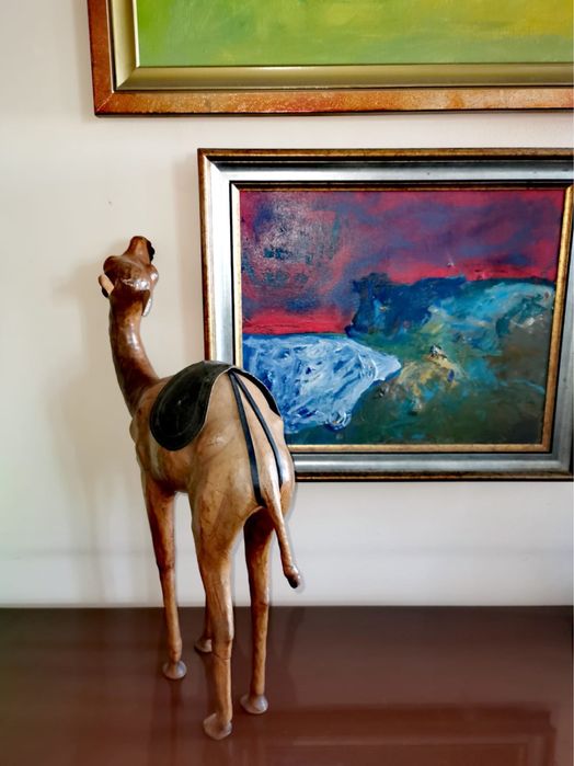 Камила фигура статуетка кожена скулптура голяма реалистична супер !