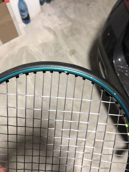 Vand racheta wilson blade v9 cap 100 maner 3 corzi 16x19