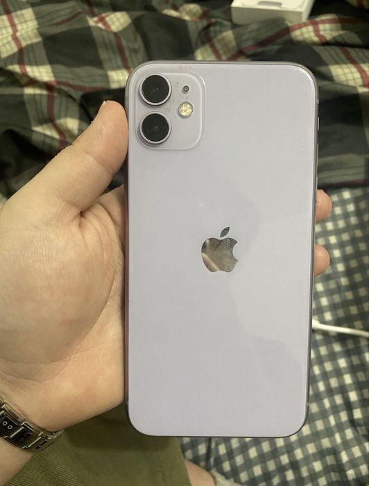 Айфон 11 срочно продам