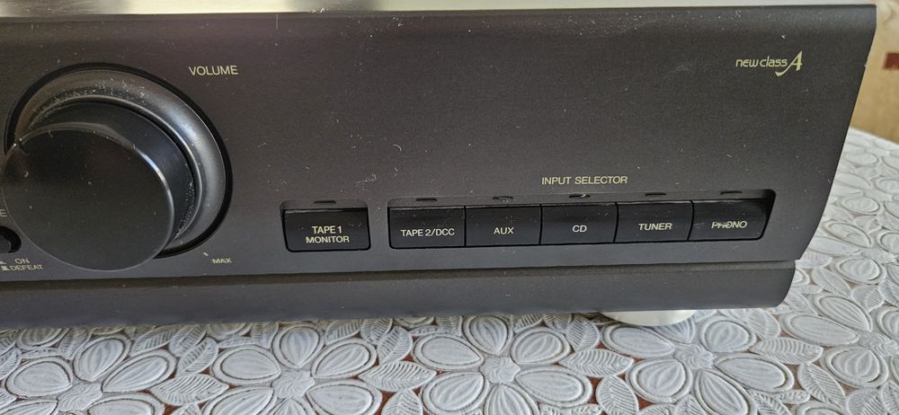 Продавам hi fi. Усилвател technics SU-v 500