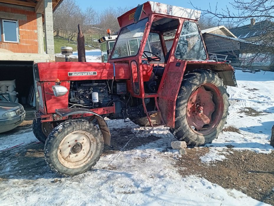 Vând tractor U650