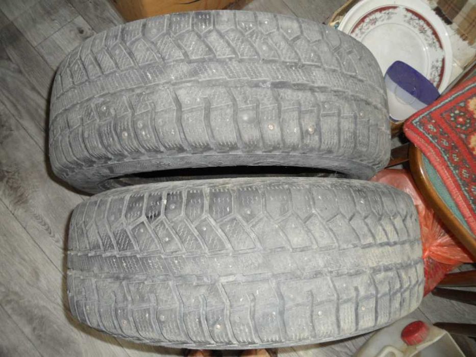 продам шины на авто  R15